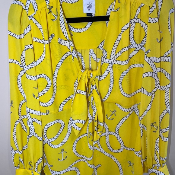 Cabi Reef Knot Blouse #5707 Plunging V-Neck Fitted Waist Bell Sleeve Top XS - Picture 6 of 8